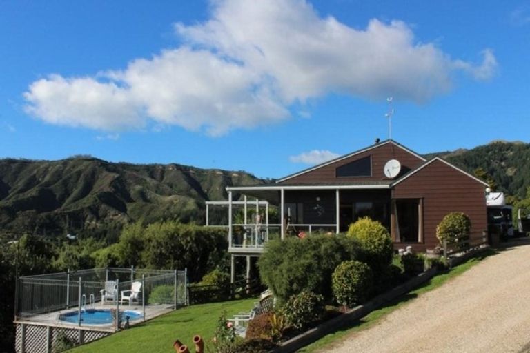 Photo of property in 1090c Abel Tasman Drive, Ligar Bay, Takaka, 7183