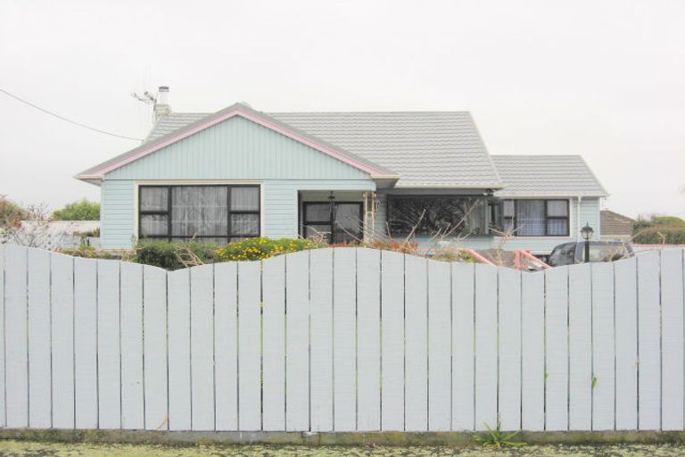 Photo of property in 594 Queen Street East, Levin, 5510