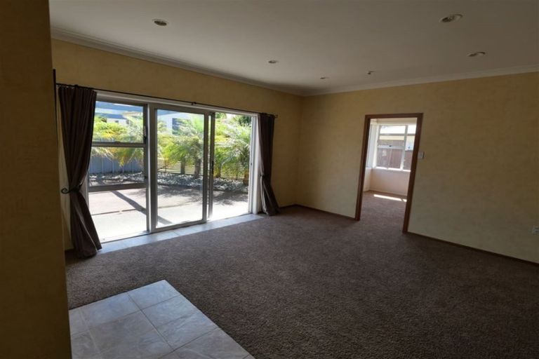 Photo of property in 32 Paerata Road, Pukekohe, 2120