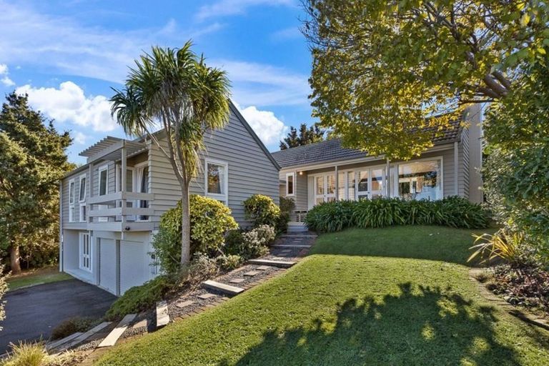 Photo of property in 17 Lydia Avenue, Northcote, Auckland, 0627