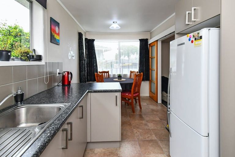 Photo of property in 51 Hobart Crescent, Wattle Downs, Auckland, 2103