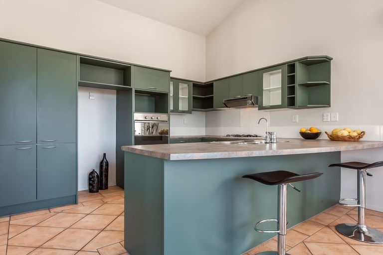 Photo of property in 15 Cinnabar Place, Westgate, Auckland, 0614