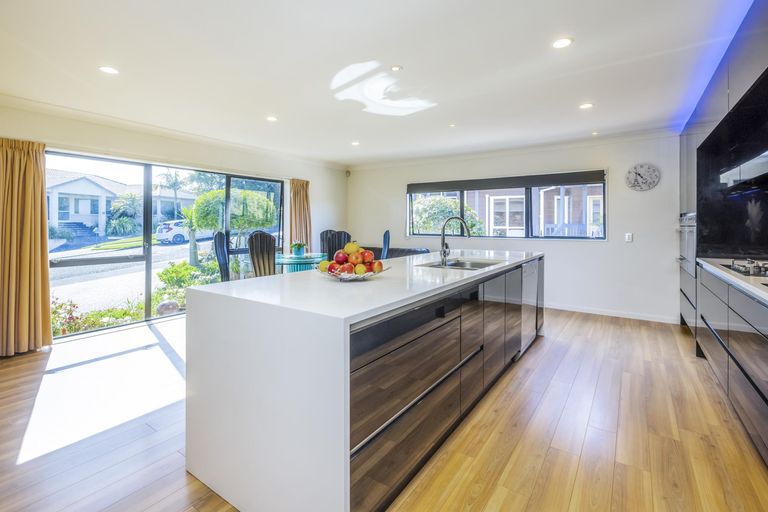 Photo of property in 22 Mccahill Views, Botany Downs, Auckland, 2010