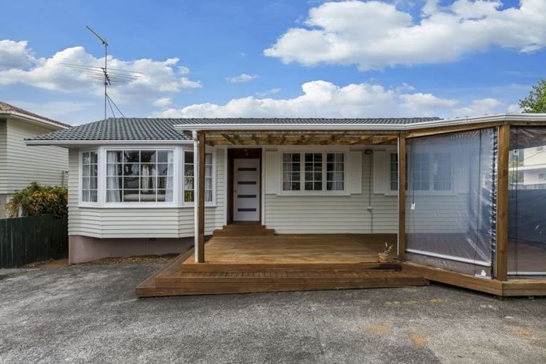 Photo of property in 1/65 Weldene Avenue, Glenfield, Auckland, 0629