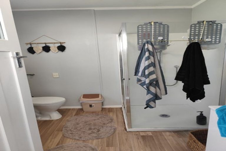 Photo of property in 20 The Esplanade, Eastern Beach, Auckland, 2012