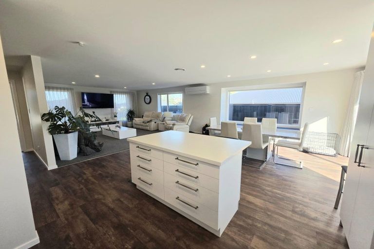 Photo of property in 15 Royal Oak Crescent, Holmes Hill, Oamaru, 9401