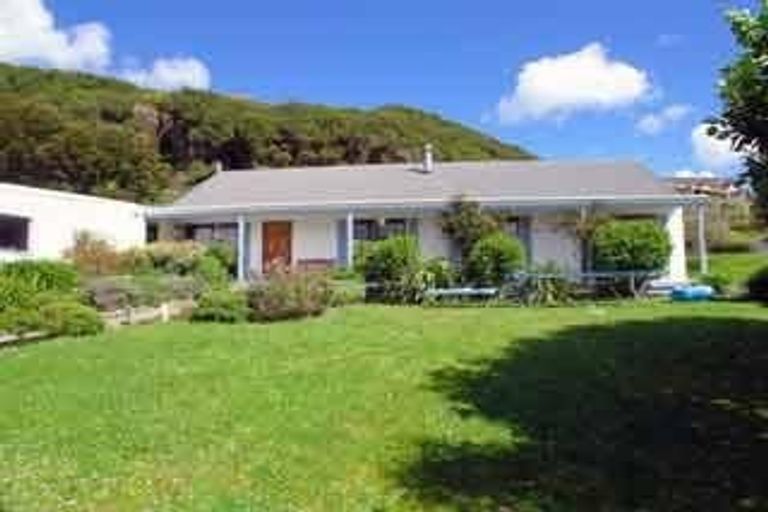 Photo of property in 32 Albatross Close, Whitby, Porirua, 5024