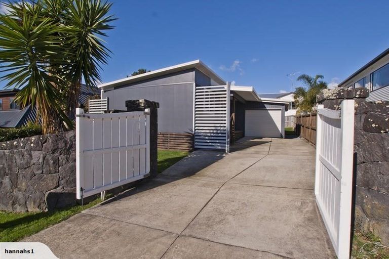 Photo of property in 15a Sea View Terrace, Cockle Bay, Auckland, 2014