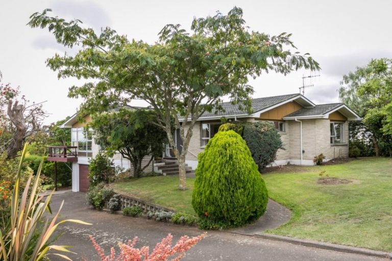 Photo of property in 23 Tauroa Road, Havelock North, 4130