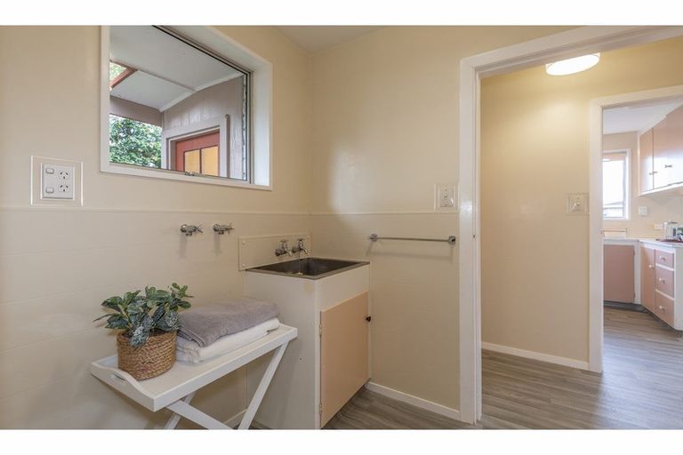 Photo of property in 48 Oldwood Street, Bishopdale, Christchurch, 8053