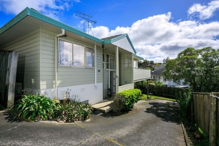 Photo of property in 2/80 Bentley Avenue, Glenfield, Auckland, 0629