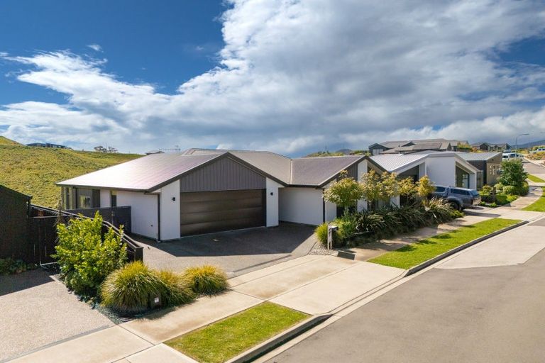 Photo of property in 36 Huntaway Close, Stoke, Nelson, 7011