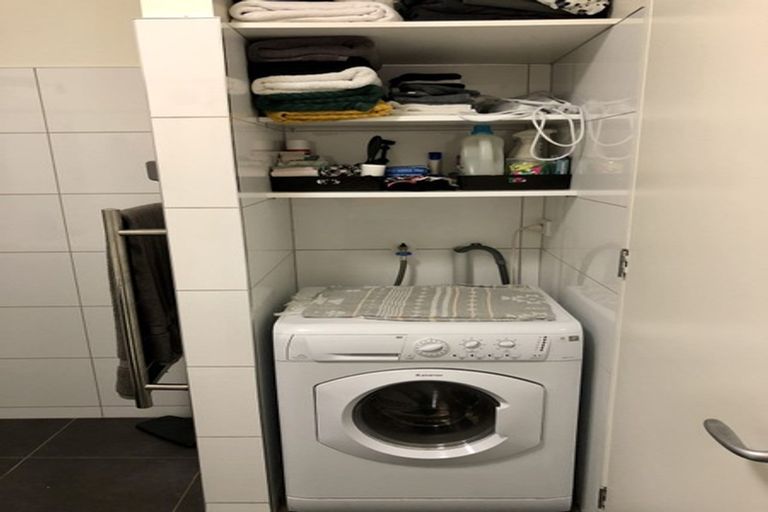 Photo of property in 1/25 Home Street, Mount Victoria, Wellington, 6011