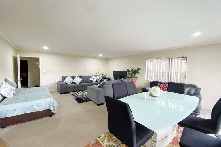 Photo of property in 23 Baverstock Road, Flat Bush, Auckland, 2016