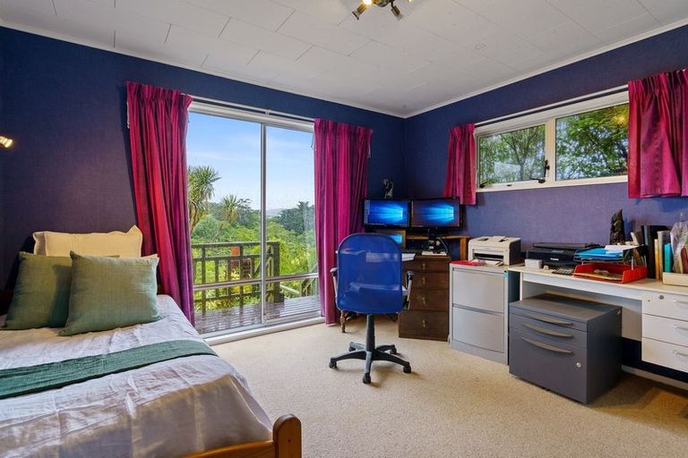 Photo of property in 134 Miromiro Road, Normandale, Lower Hutt, 5010