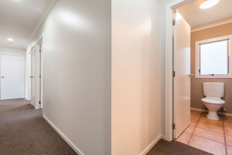 Photo of property in 15 Cinnabar Place, Westgate, Auckland, 0614