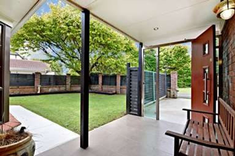 Photo of property in 5 Cumbrian Place, Conifer Grove, Takanini, 2112