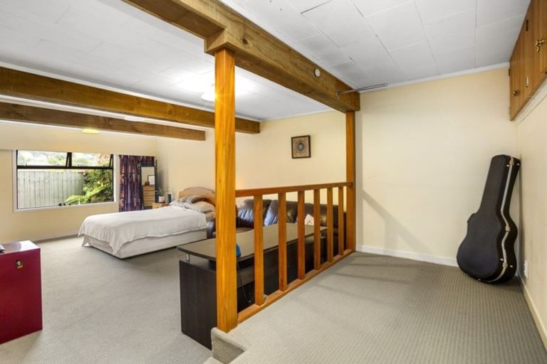 Photo of property in 24 Ranui Terrace, Tawa, Wellington, 5028