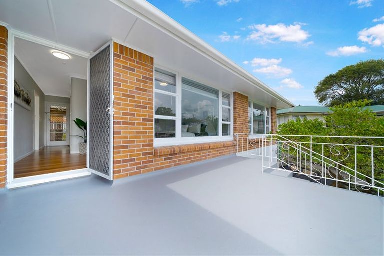 Photo of property in 38 Kohekohe Street, New Lynn, Auckland, 0600