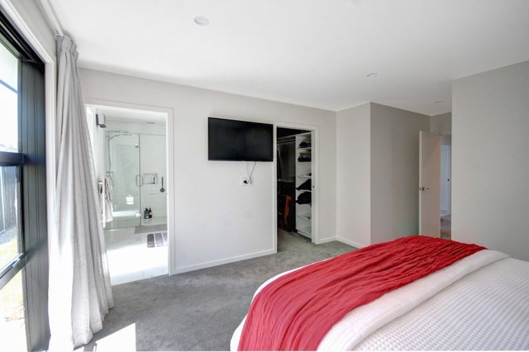 Photo of property in 18 Caledonia Drive, Mosgiel, 9024