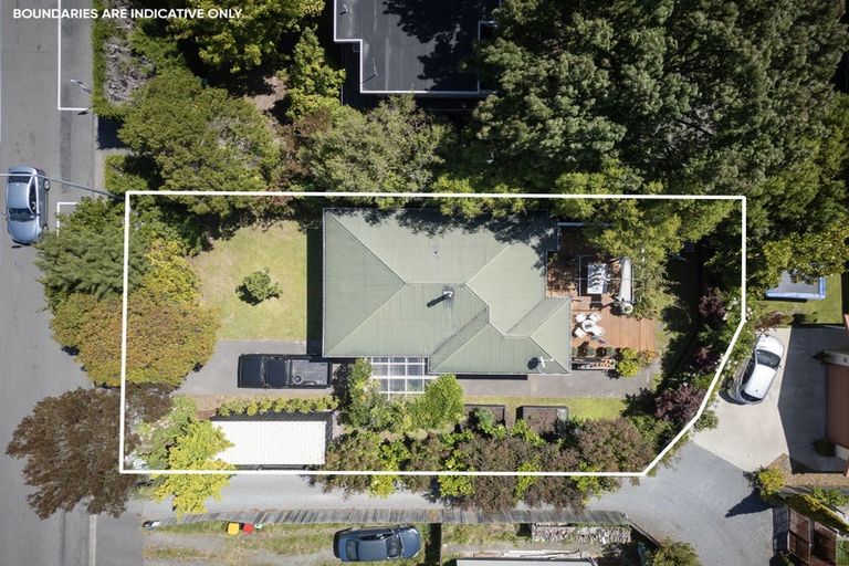 Photo of property in 32 Martindales Road, Heathcote Valley, Christchurch, 8022