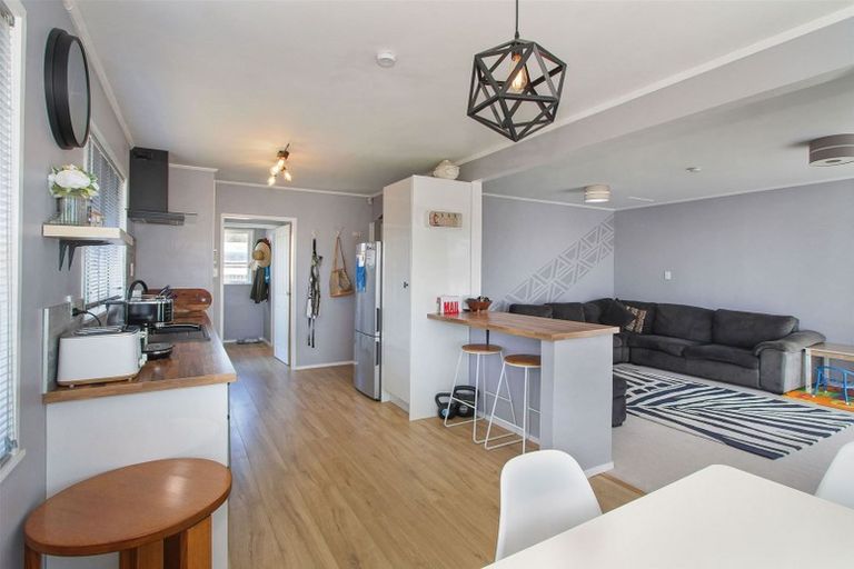 Photo of property in 15 Bettina Place, Manurewa, Auckland, 2102