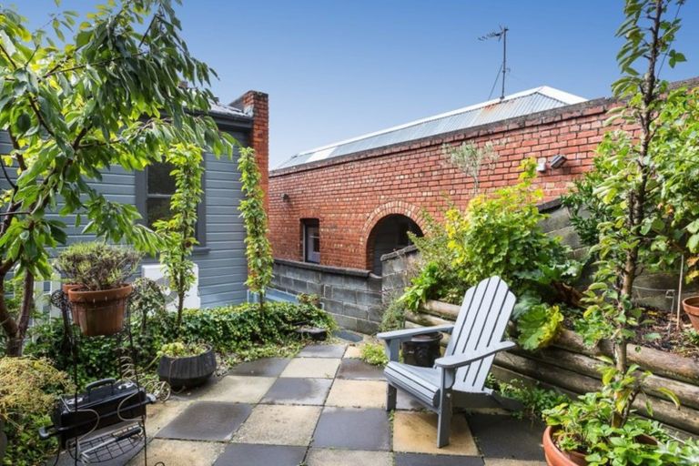 Photo of property in 323 Rattray Street, Dunedin Central, Dunedin, 9016