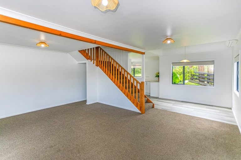 Photo of property in 27 Taurua Place, Coromandel, 3506