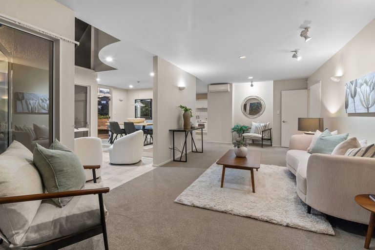 Photo of property in 2/99 Hebron Road, Waiake, Auckland, 0630