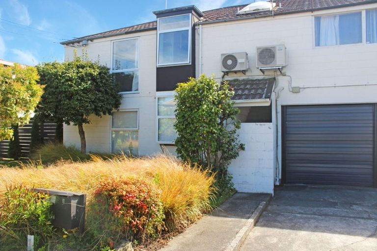 Photo of property in 2/107 Holly Road, St Albans, Christchurch, 8014