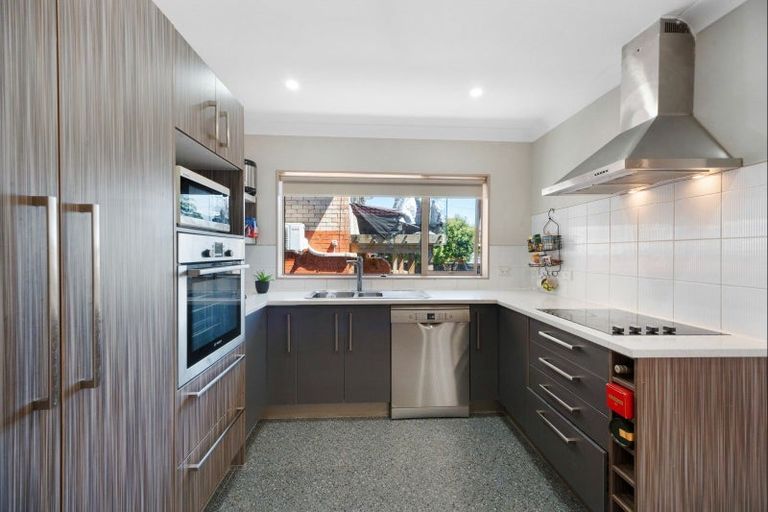 Photo of property in 7a Waterfront Road, Mangere Bridge, Auckland, 2022