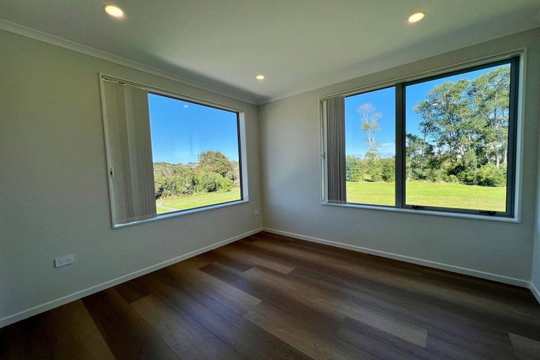 Photo of property in 109 Prince Regent Drive, Half Moon Bay, Auckland, 2012