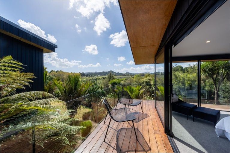 Photo of property in 27 Brownhill Road, Whitford, Manurewa, 2576