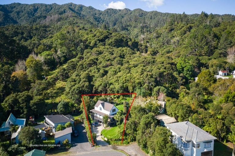 Photo of property in 27 Taurua Place, Coromandel, 3506