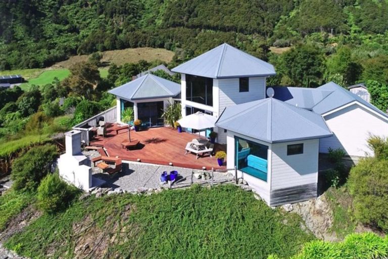 Photo of property in 7 Soucis Lane, Okiwi Bay, French Pass, 7193