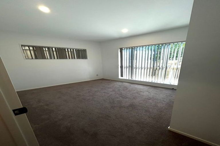 Photo of property in 32 Lime Hill Rise, Flat Bush, Auckland, 2019