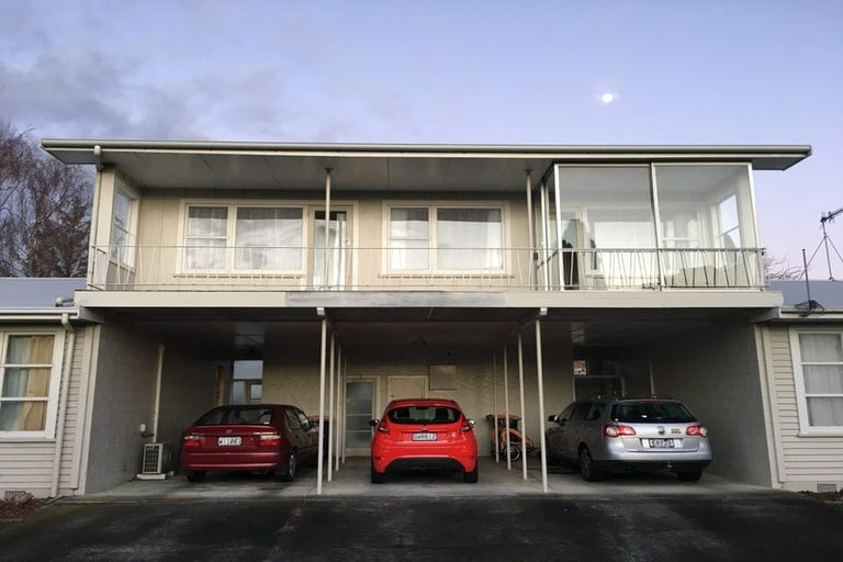 Photo of property in 2 Te Awe Awe Court, Hokowhitu, Palmerston North, 4410