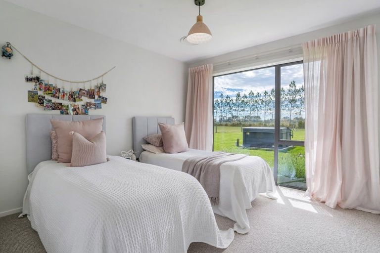 Photo of property in 141 Devereux Road, Winton, 9782