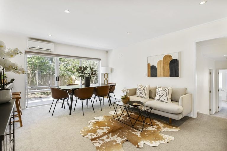 Photo of property in 16 Whitford Road, Howick, Auckland, 2014