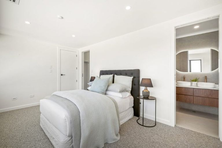 Photo of property in 16b Egremont Street, Belmont, Auckland, 0622