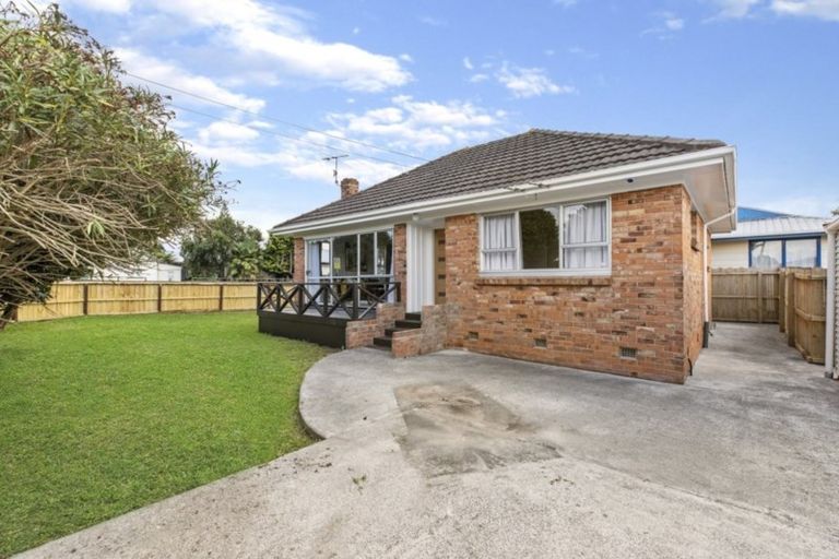 Photo of property in 97 Russell Road, Manurewa, Auckland, 2102