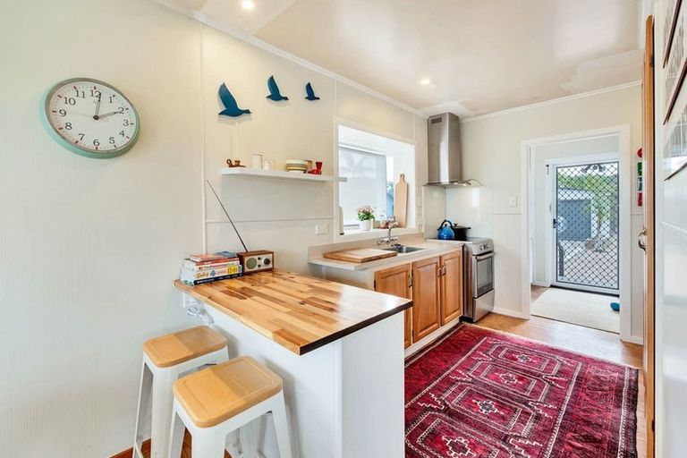 Photo of property in 7 Waitaki Street, Henderson, Auckland, 0612