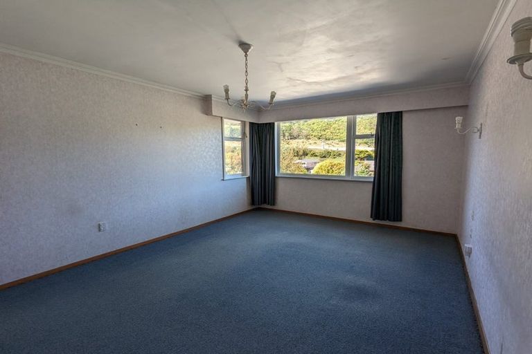 Photo of property in 5 Coates Street, Tawa, Wellington, 5028