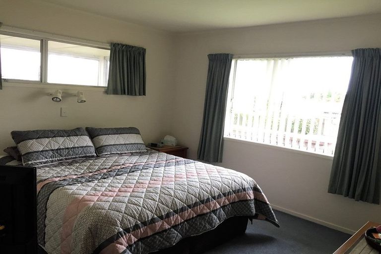 Photo of property in 1/2 Quebec Road, Milford, Auckland, 0620