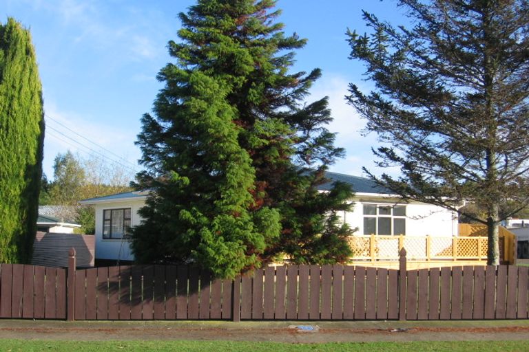 Photo of property in 24 Lethbridge Street, Feilding, 4702