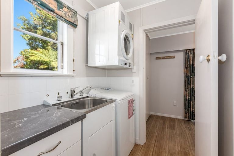 Photo of property in 43 Moores Valley Road, Wainuiomata, Lower Hutt, 5014