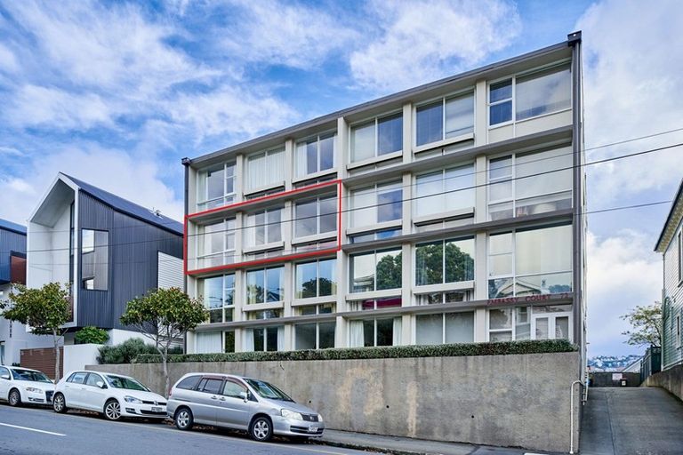 Photo of property in Embassy Court, 72 Brougham Street, Mount Victoria, Wellington, 6011