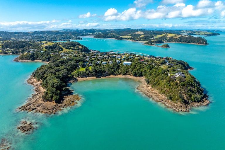 Photo of property in 53 Kennedy Point Road, Surfdale, Waiheke Island, 1081