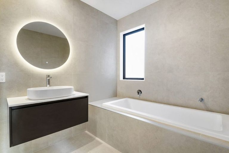 Photo of property in 14 Rauawa Lane, Hobsonville, 0616