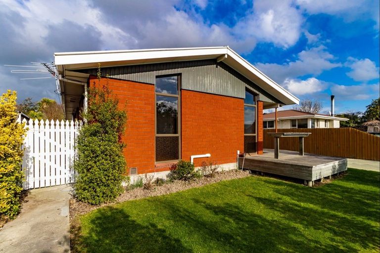 Photo of property in 3 Coates Place, Rangiora, 7400